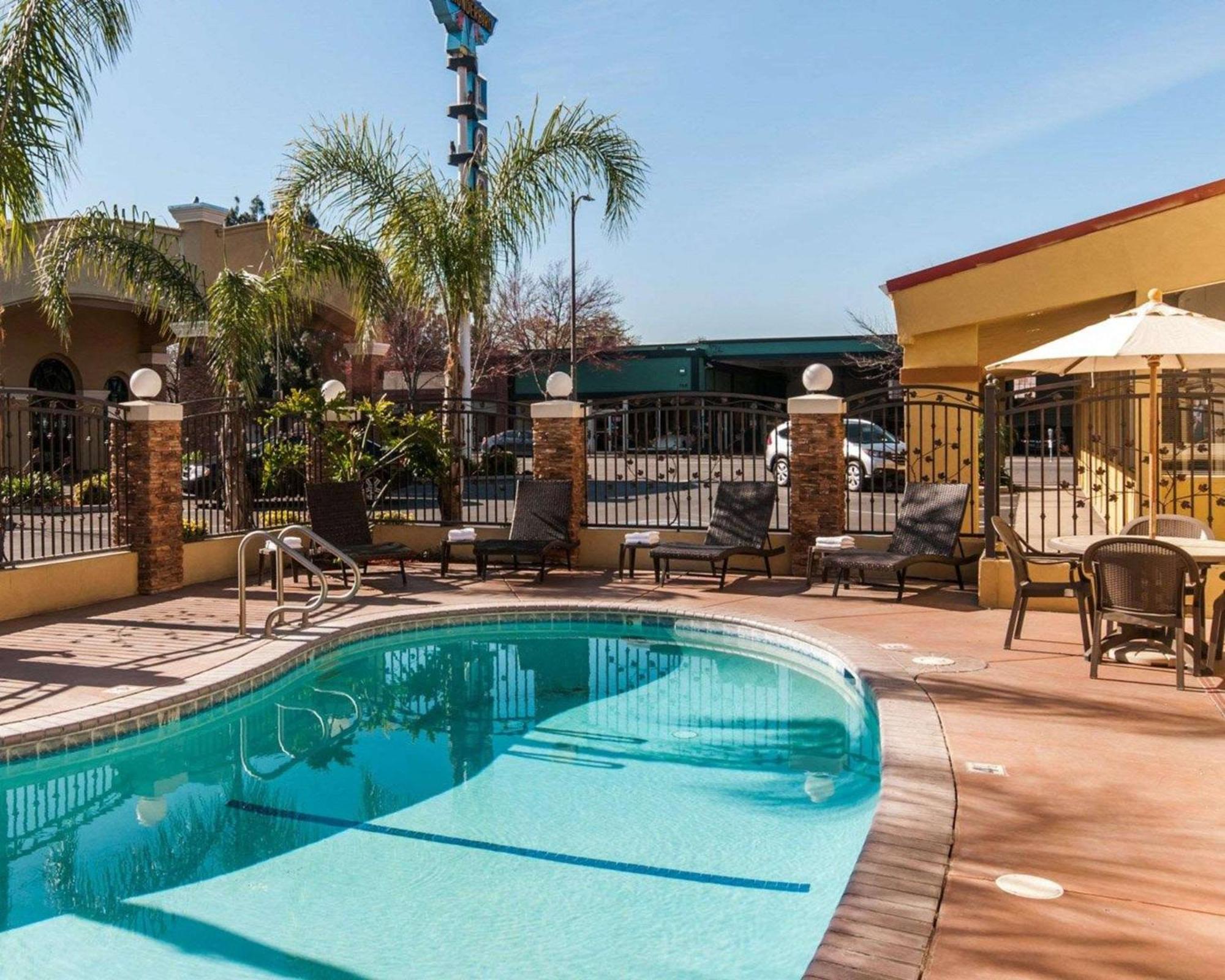 Quality Inn Near Chico State Exterior photo