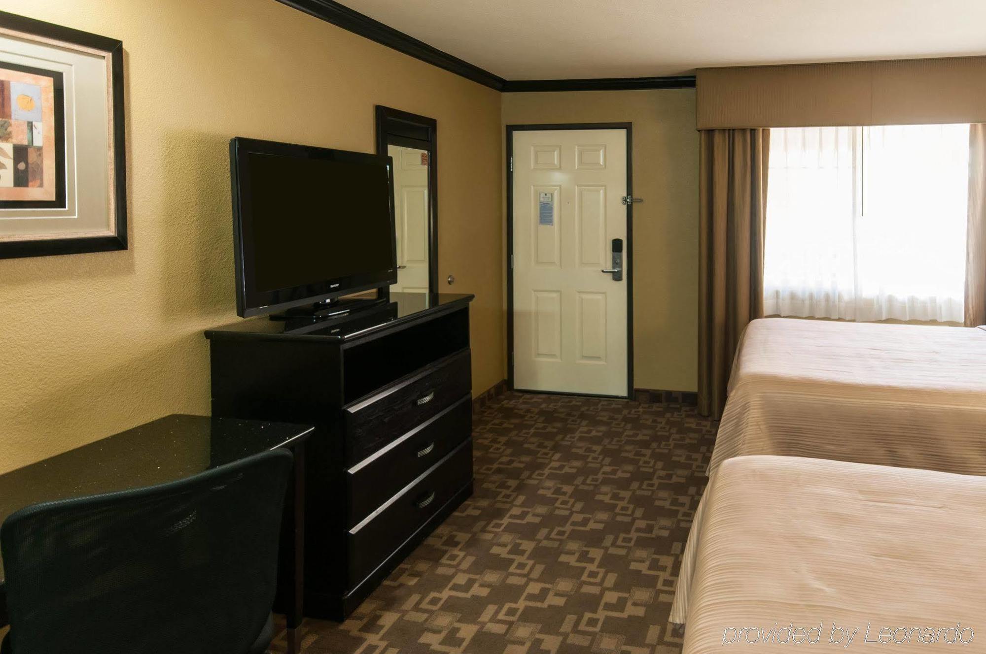 Quality Inn Near Chico State Exterior photo